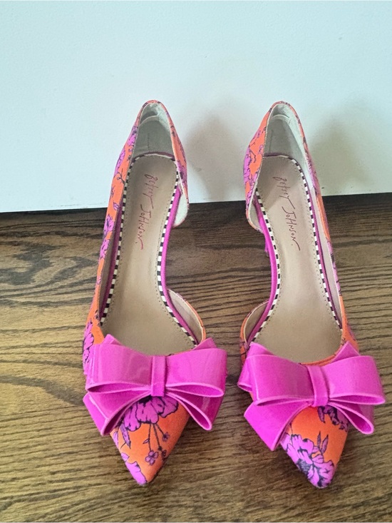 Betsey Johnson Shoes - Betsey Johnson Hot Pink/Orange Floral Bowed Pumps